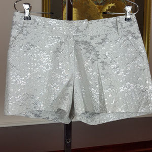 Kensie Silver Shorts with Metallic Design Size 6